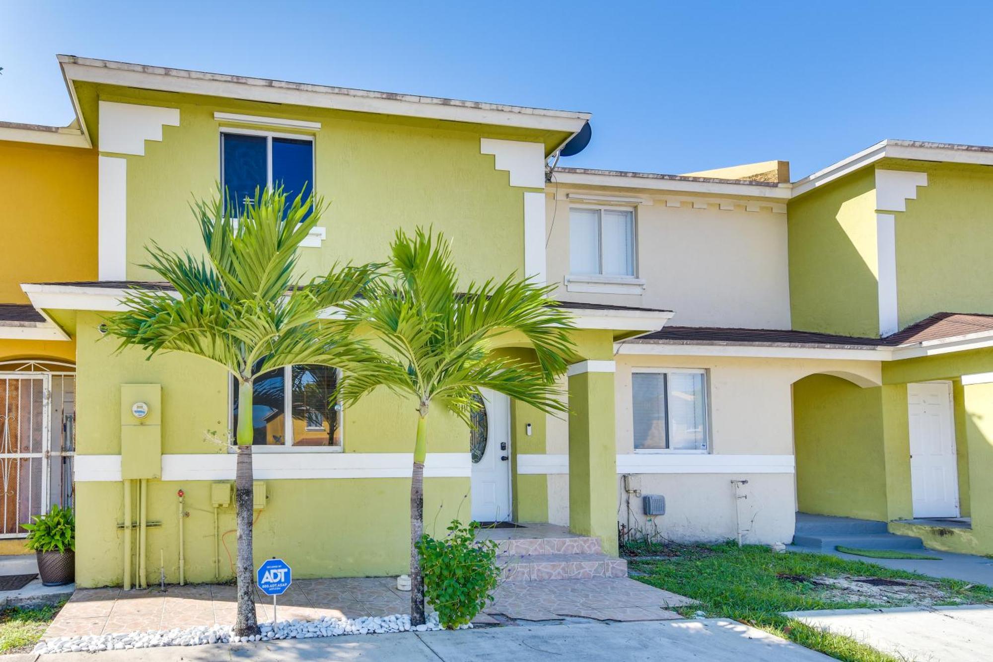 Opa-Locka Townhome, 15 Mi To Miami Beach! Zewnętrze zdjęcie
