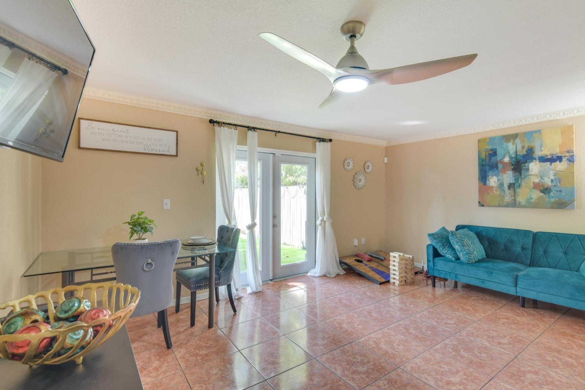 Opa-Locka Townhome, 15 Mi To Miami Beach! Zewnętrze zdjęcie