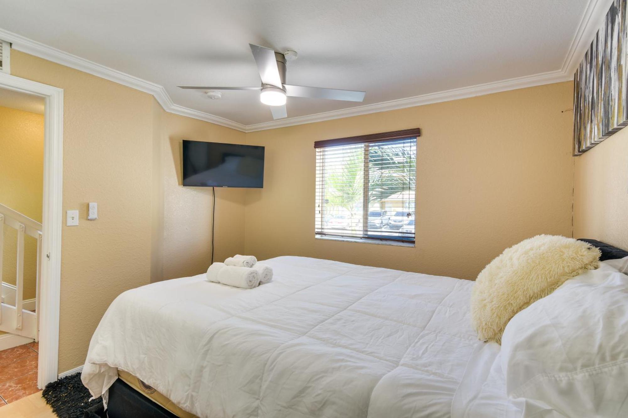 Opa-Locka Townhome, 15 Mi To Miami Beach! Zewnętrze zdjęcie