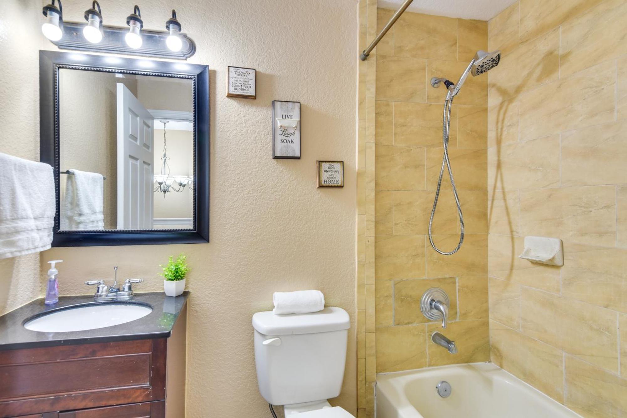 Opa-Locka Townhome, 15 Mi To Miami Beach! Zewnętrze zdjęcie