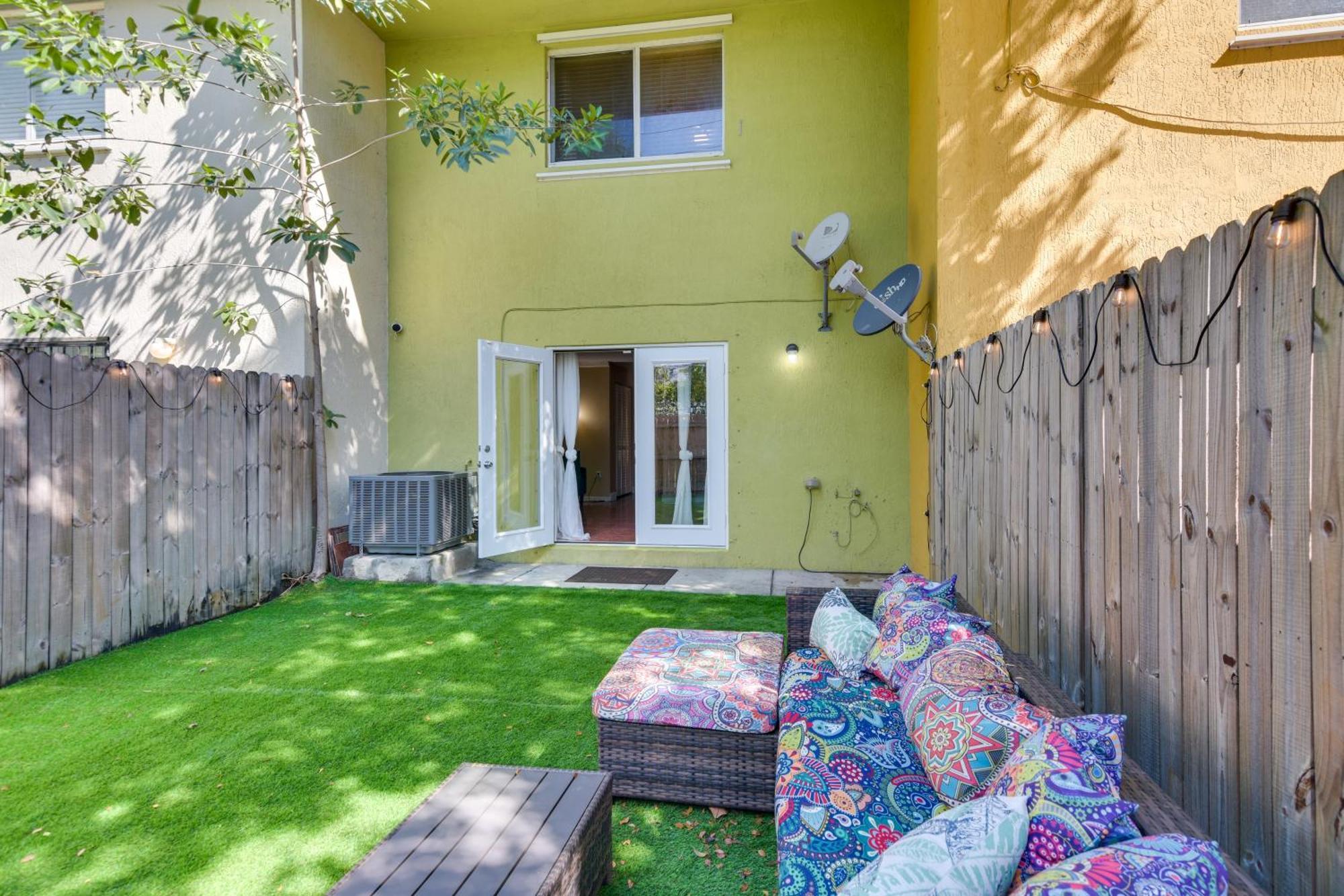 Opa-Locka Townhome, 15 Mi To Miami Beach! Zewnętrze zdjęcie
